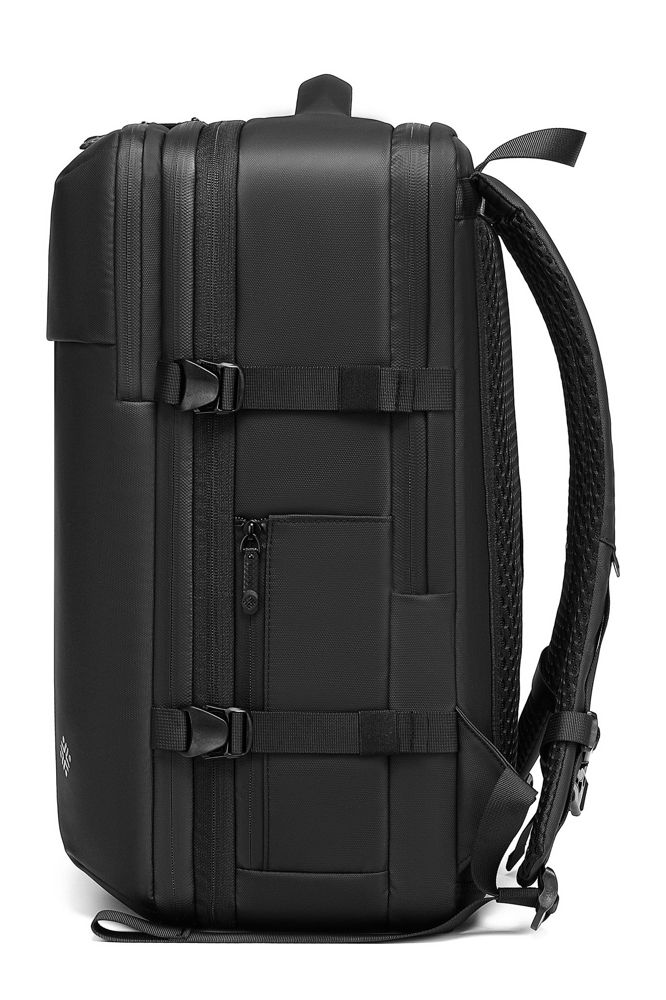 Close-up of zipper pull branding on the Executive Pro Backpack 35L